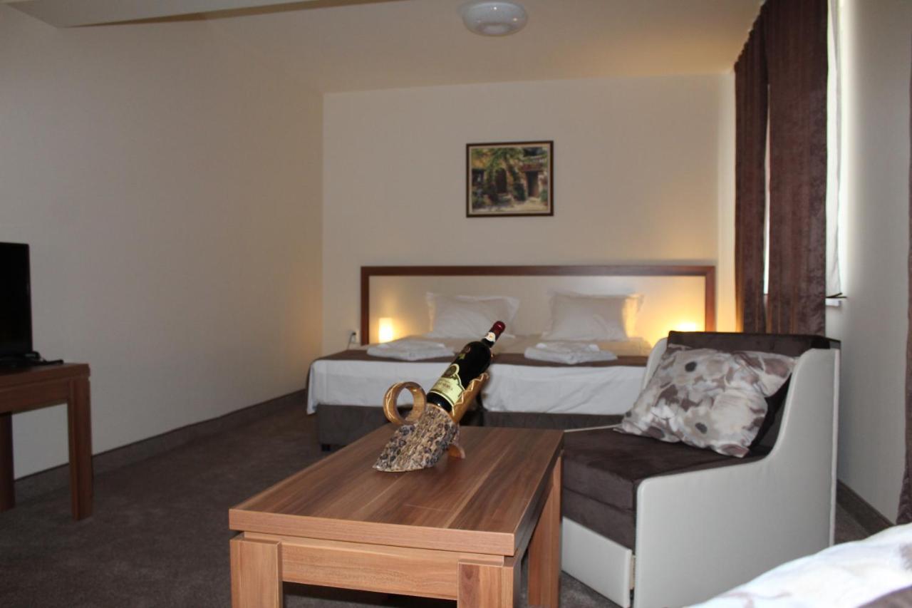 Family Hotel Bulgaria Kharmanli Exterior photo