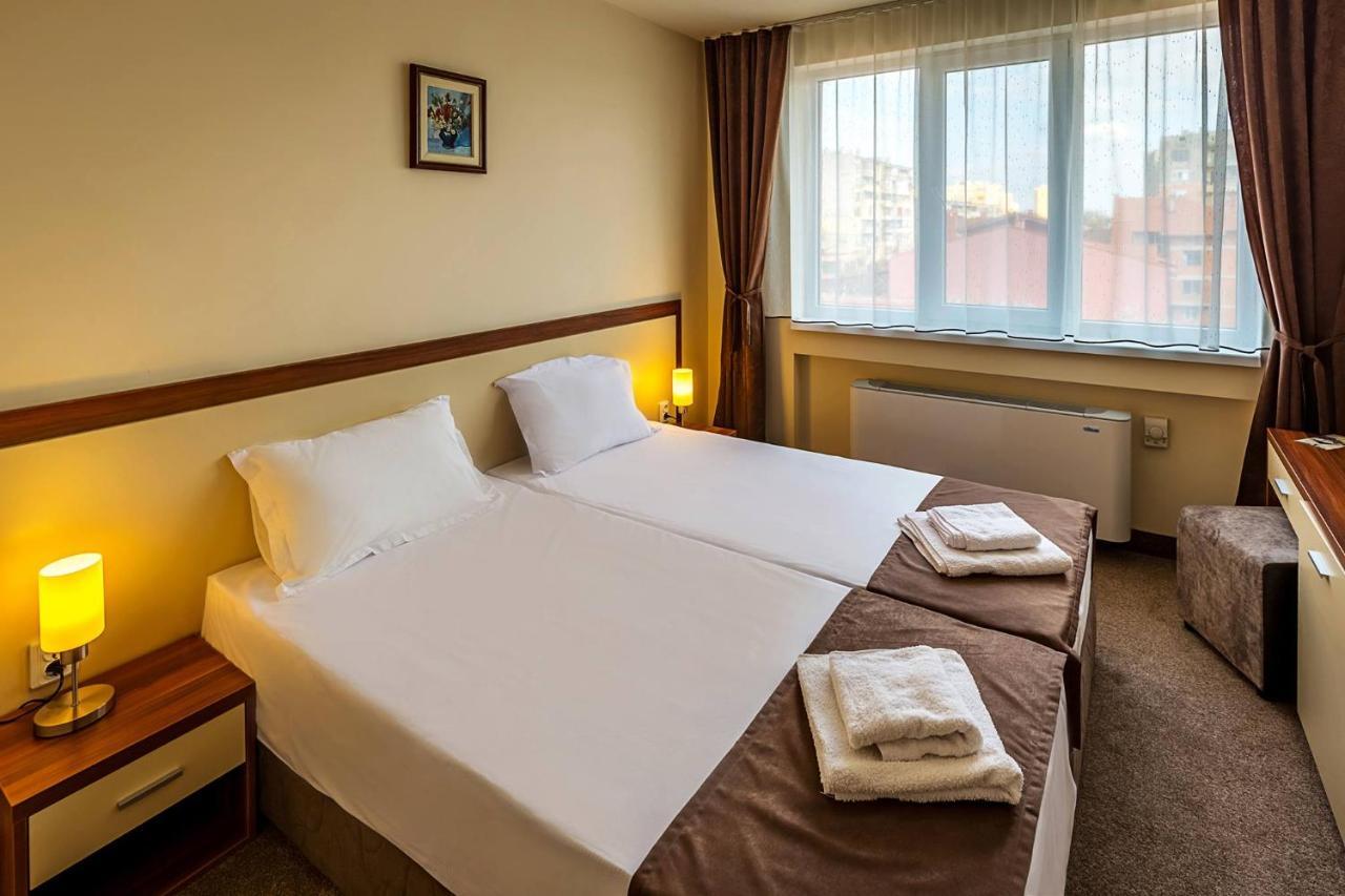 Family Hotel Bulgaria Kharmanli Exterior photo